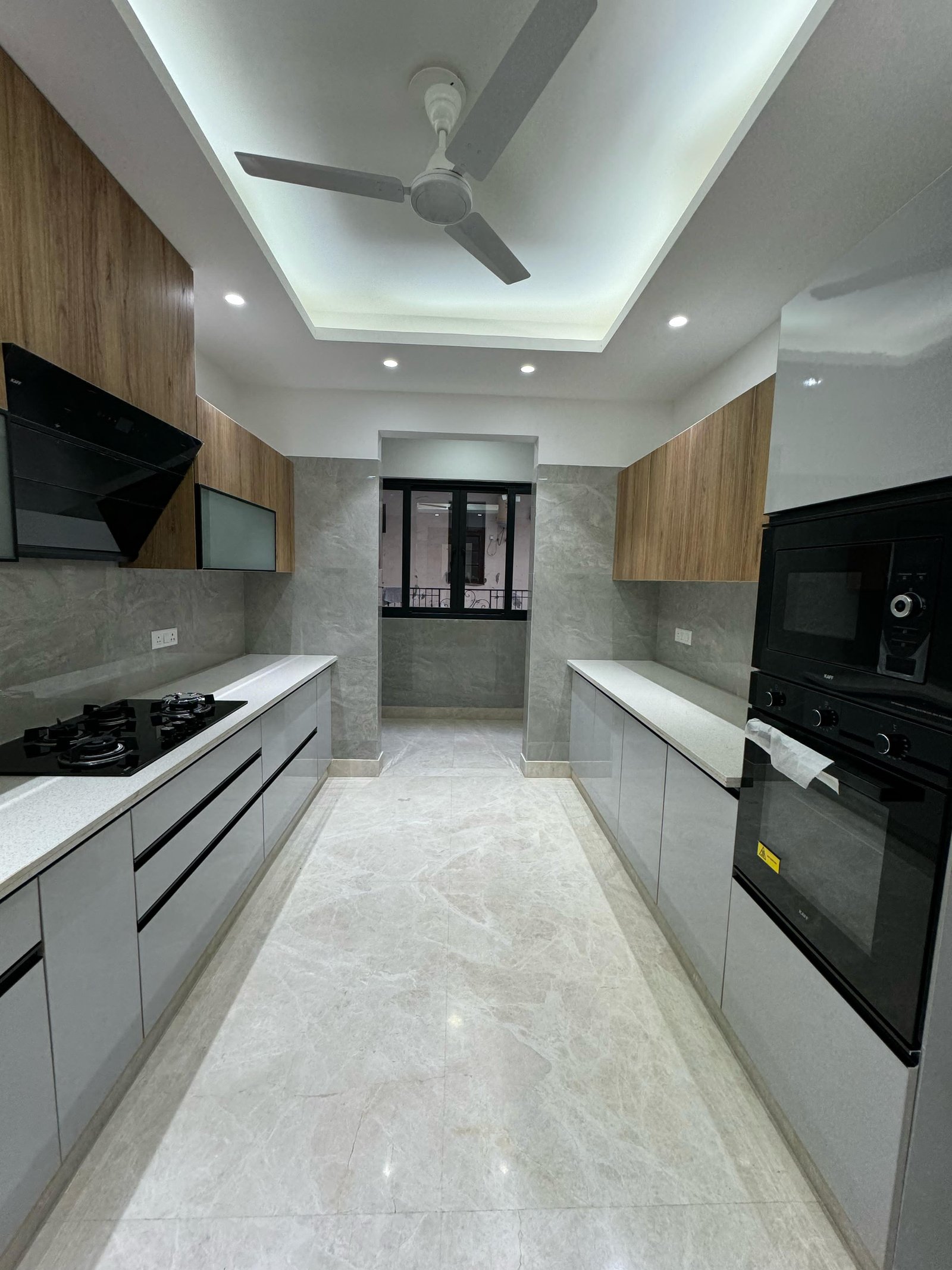 4BR, DLF Phase 1, G block available for rent